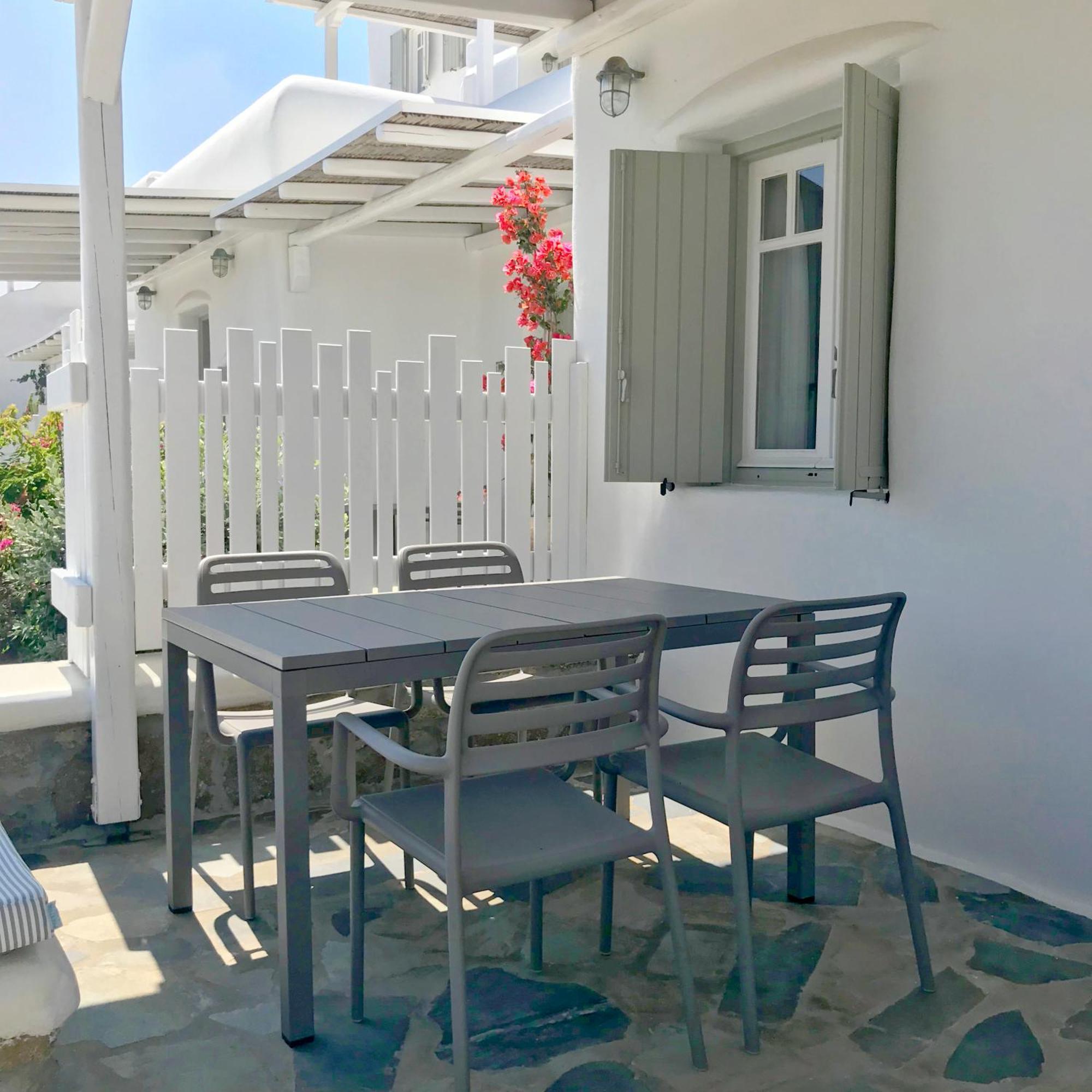 Aparthotel Yakinthos Residencia Mykonos Town Exterior foto